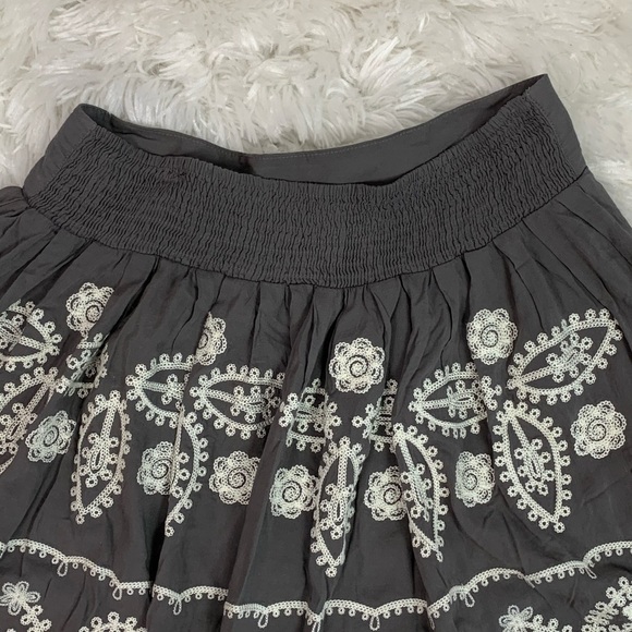 Blue Tassel Taupe Floral Embroidered Skirt Small - Picture 3 of 5